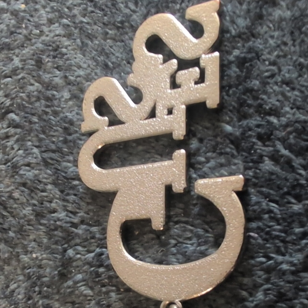 Guess Key Chain - Picture 4 of 5
